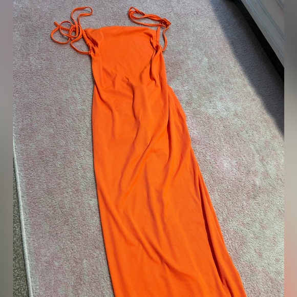 Backless Ribbed Dress - Picture 3 of 3